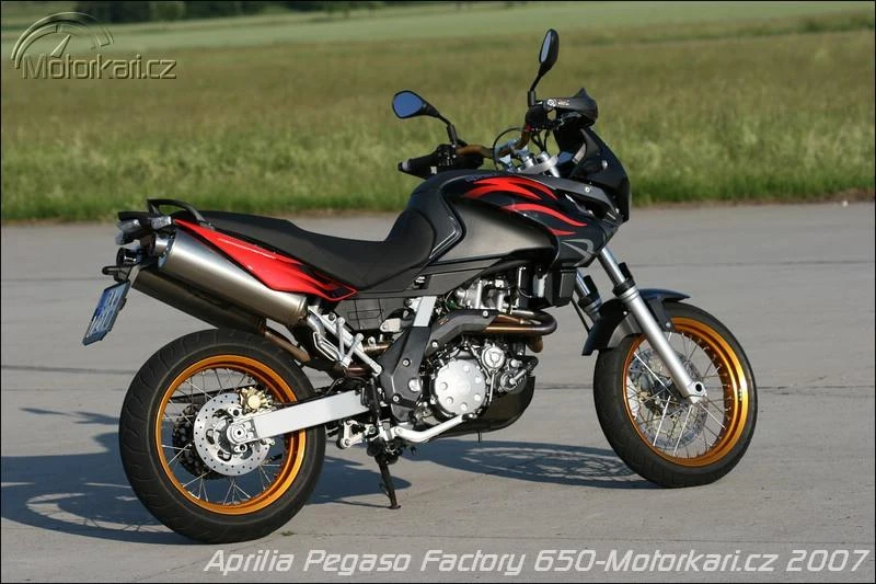 Aprilia Pegaso 650 Factory (2009)