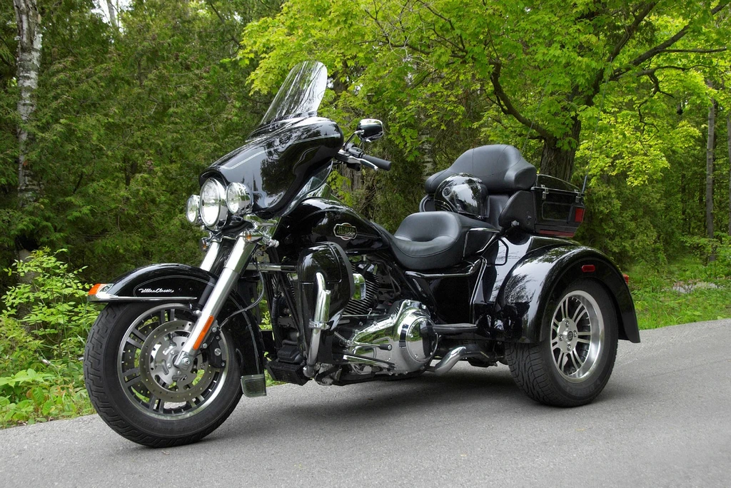 Harley Davidson FLHTCUTG Tri Glide Ultra Classic (2009)