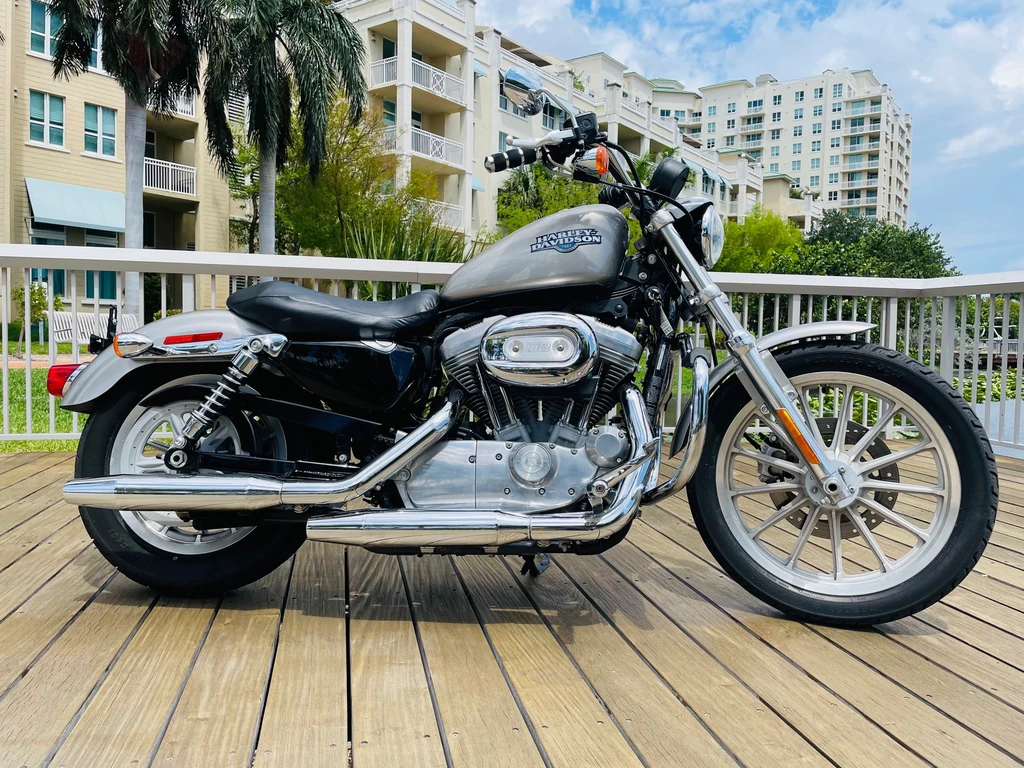 Harley Davidson XL 883C Sportster Custom (2008 - 2009)