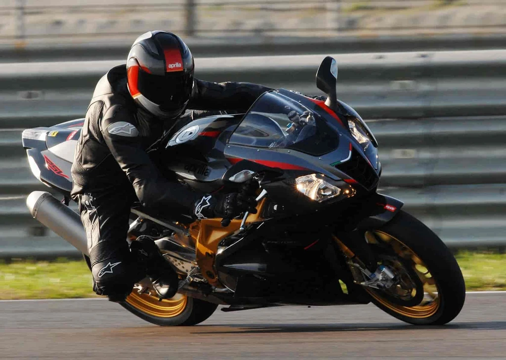 Aprilia RSV 1000R (2010)