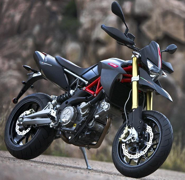 Aprilia SMV 750 Dorsoduro Factory (2010)