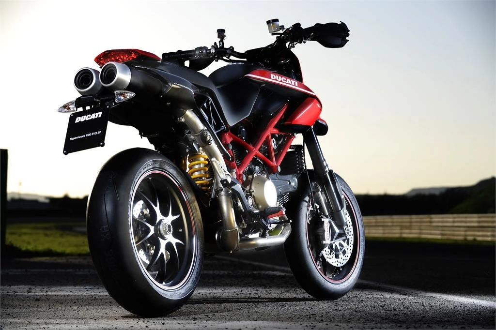 Ducati Hypermotard 1100EVO SP (2010)
