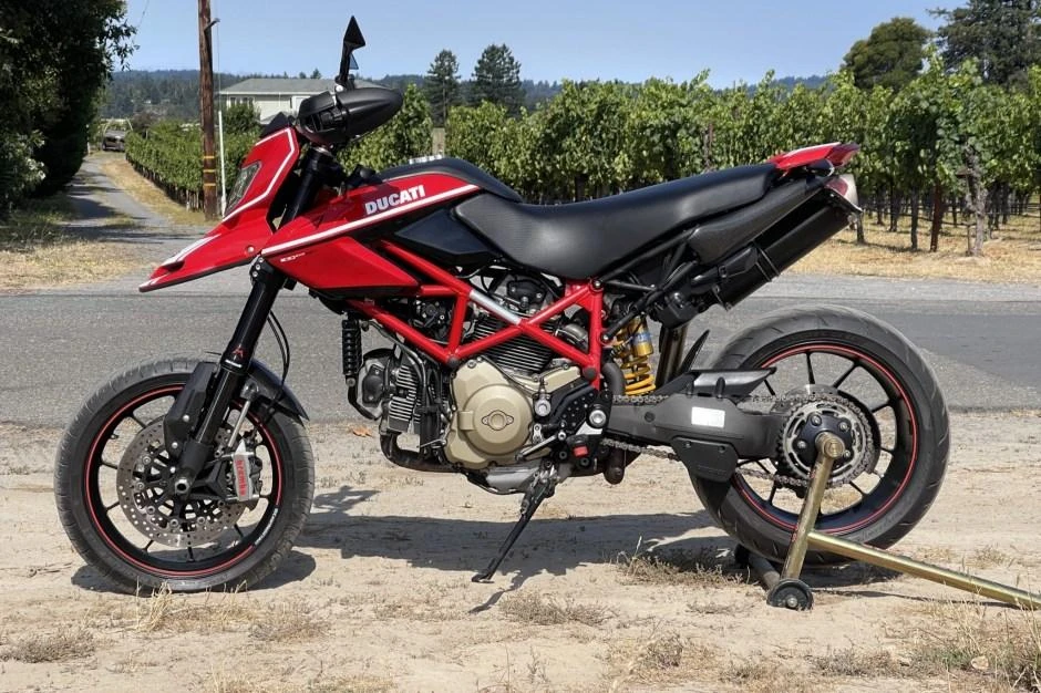 Ducati Hypermotard 1100EVO SP (2010)