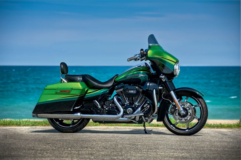Harley Davidson FLHX SE Street Glide CVO (2010)