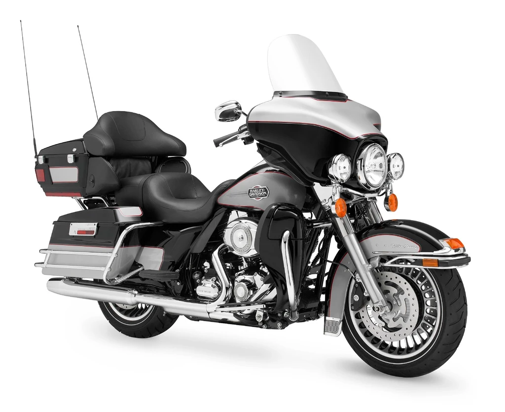 Harley Davidson FLHTCU SE5 Electric Glide Ultra Classic CVO Dark Limited Edition (2010)