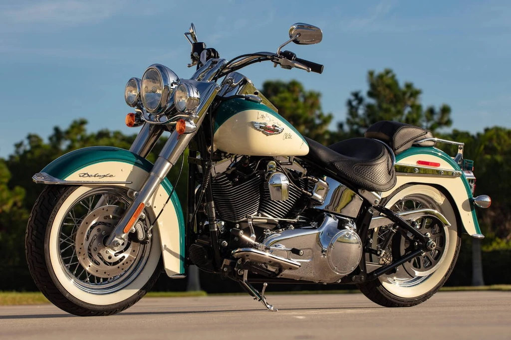 Harley Davidson FLSTN Softail Deluxe (2009 - 2010)