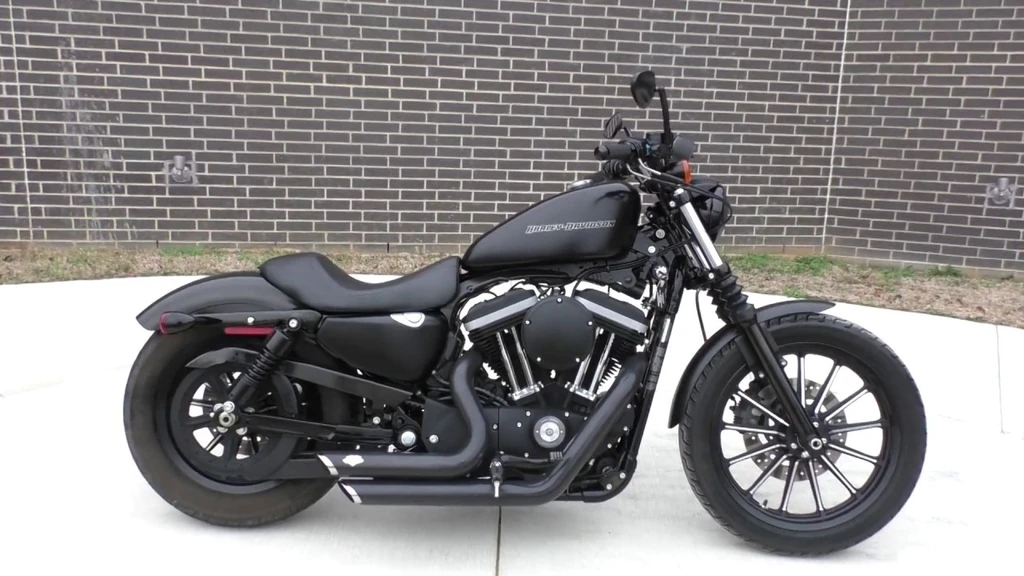 Harley Davidson XL 883NIron (2010)