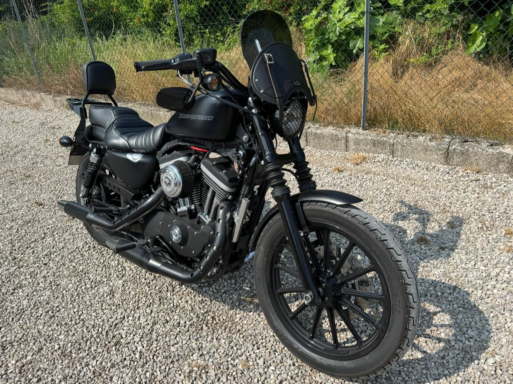 Harley Davidson XL 883NIron (2010)