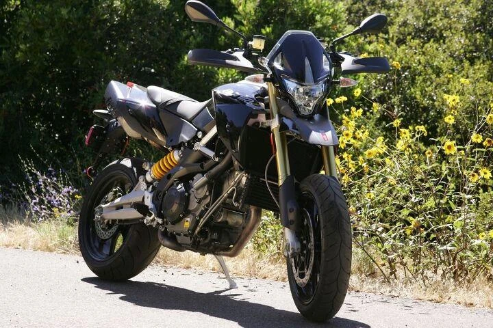 Aprilia SMV 1200 Dorsoduro (2011)