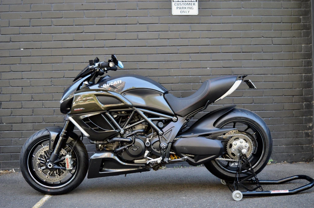 Ducati Diavel (2011)