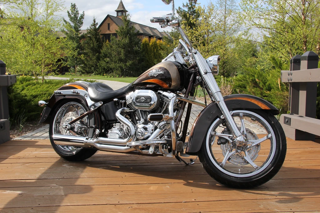 Harley Davidson FLSTSE2 Softail Convertible CVO (2011)