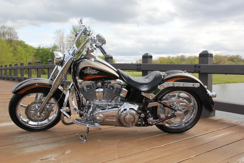 Harley Davidson FLSTSE2 Softail Convertible CVO (2011)