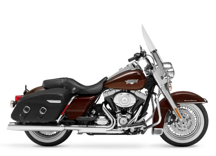 Harley Davidson FLHRC Road King Classic (2011)