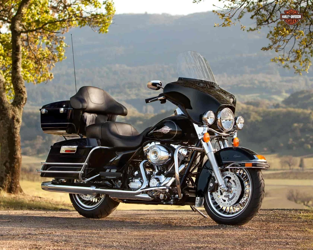 Harley Davidson FLHTC Electra Glide Classic (2011)