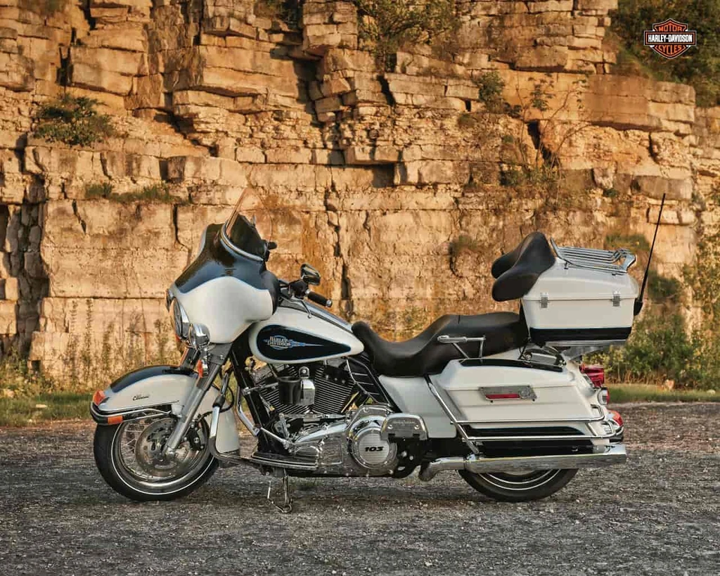 Harley Davidson FLHTC Electra Glide Classic (2011)