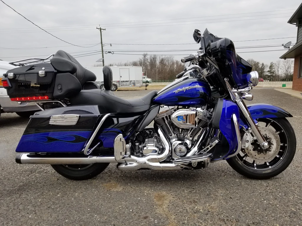 Harley Davidson FLHTCU SE6 Electric Glide Ultra Classic CVO (2011)