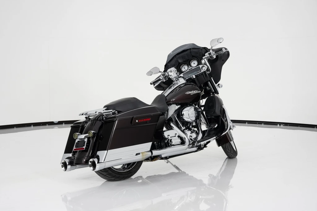 Harley Davidson FLHX Street Glide (2011)