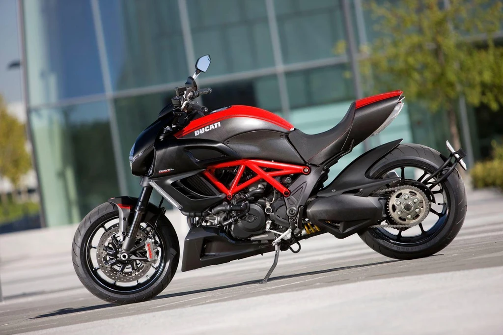 Ducati Diavel (2012)