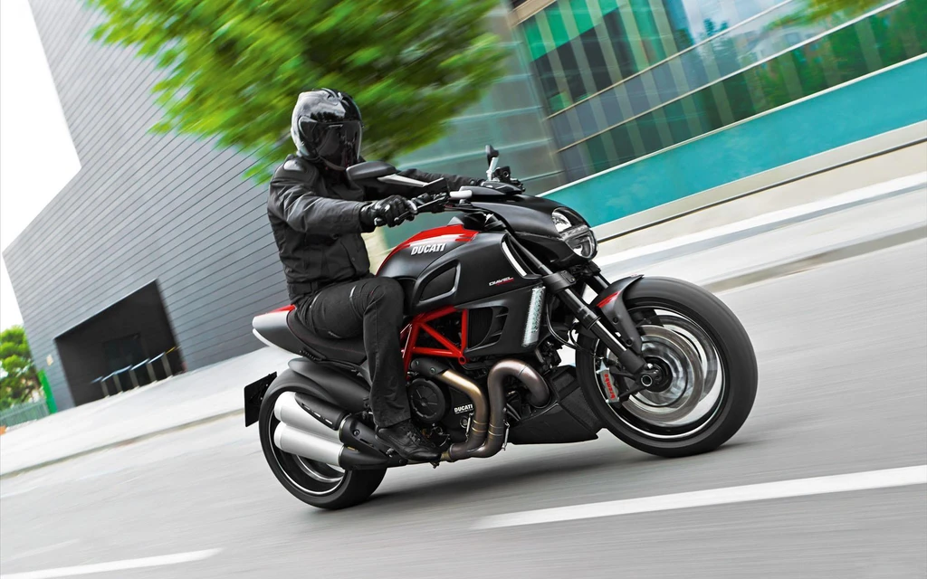 Ducati Diavel (2012)