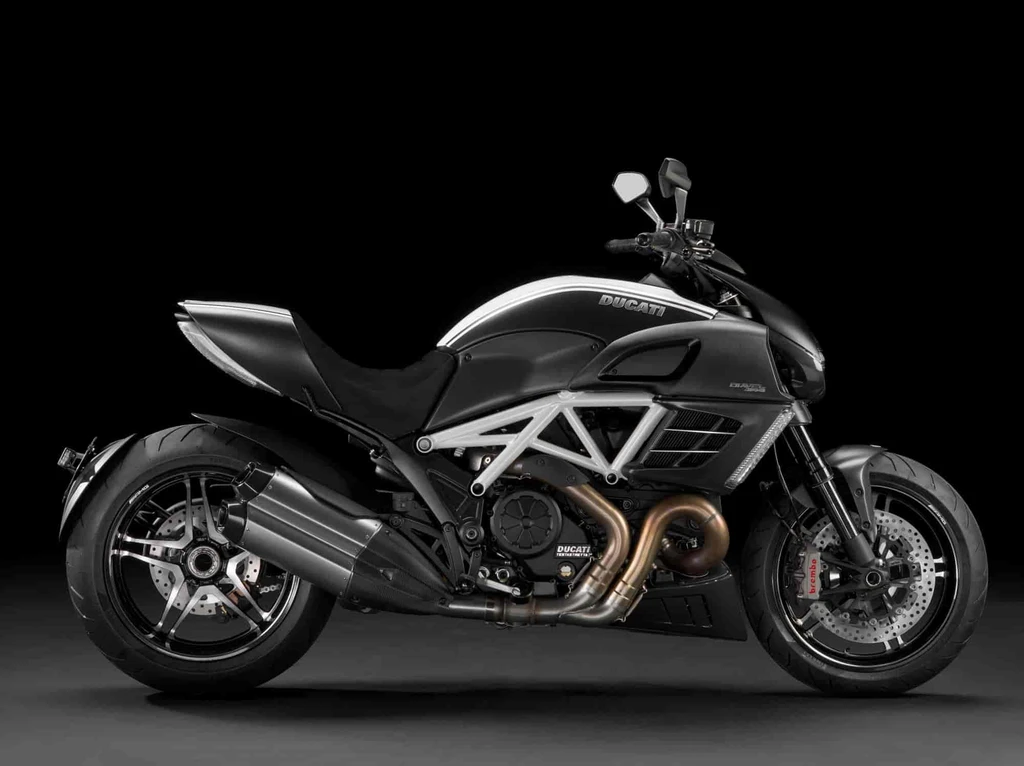 Ducati Diavel Cromo Special Edition (2012)