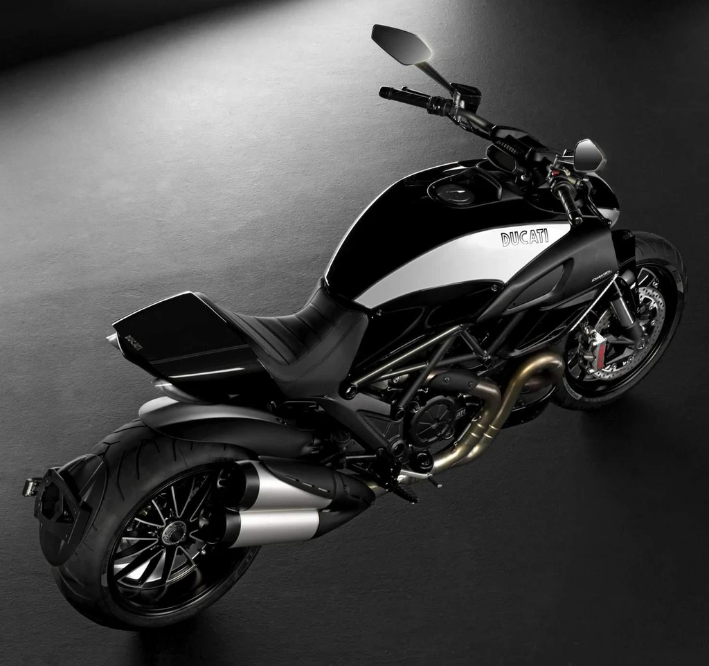 Ducati Diavel Cromo Special Edition (2012)