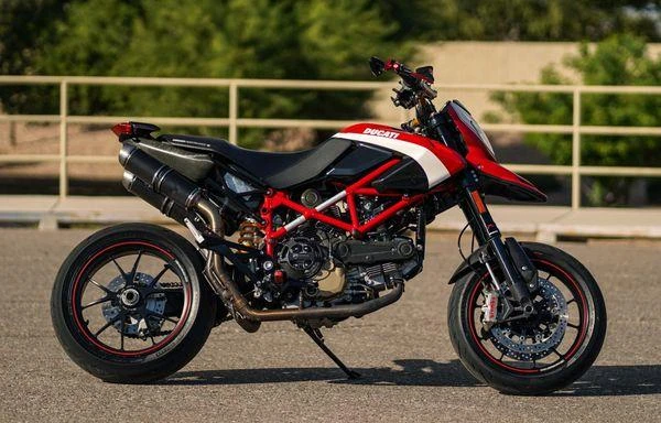 Ducati Hypermotard 1100EVO SP (2012)
