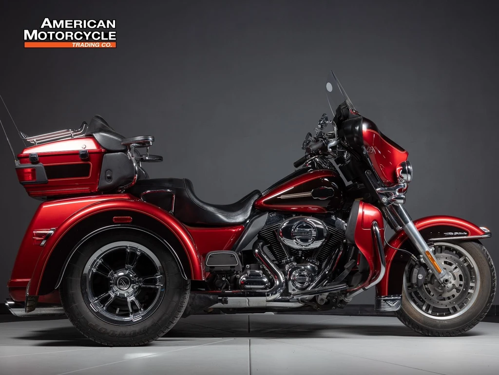 Harley Davidson FLHTCUTG Tri Glide Ultra Classic (2012)