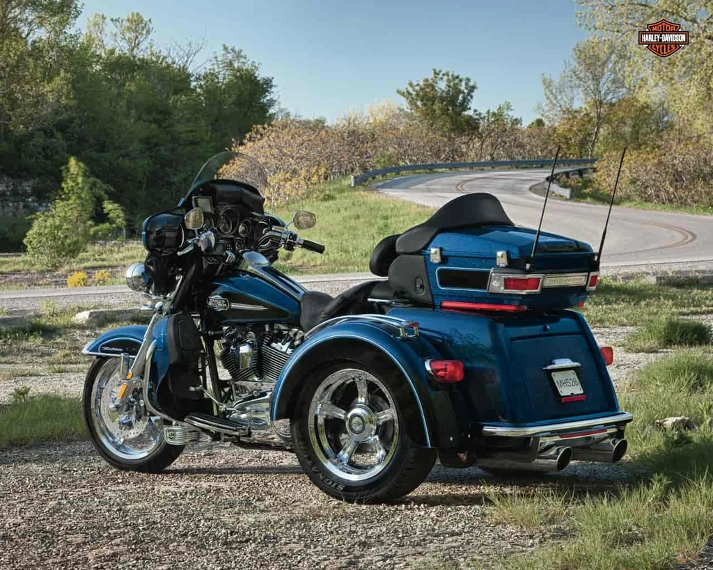 Harley Davidson FLHTCUTG Tri Glide Ultra Classic (2012)