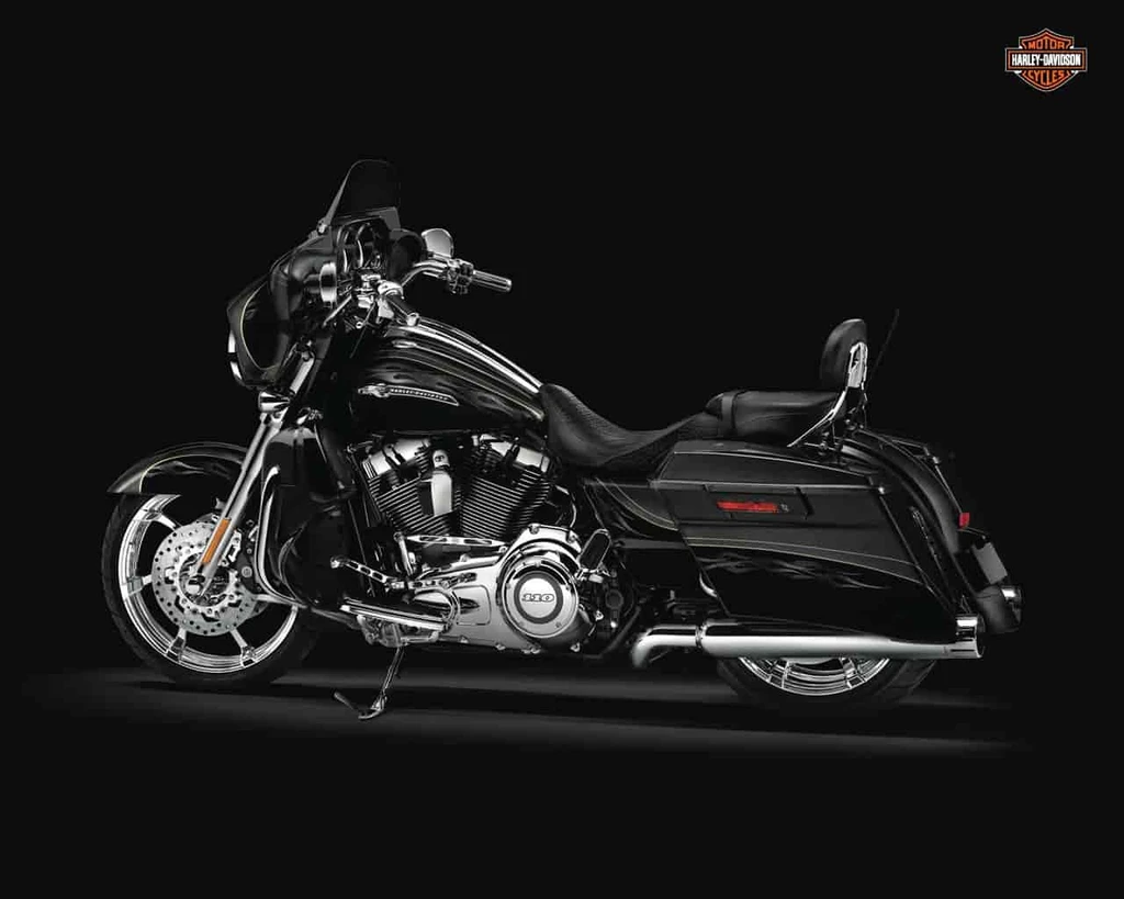 Harley Davidson FLHX SE Street Glide CVO (2012)