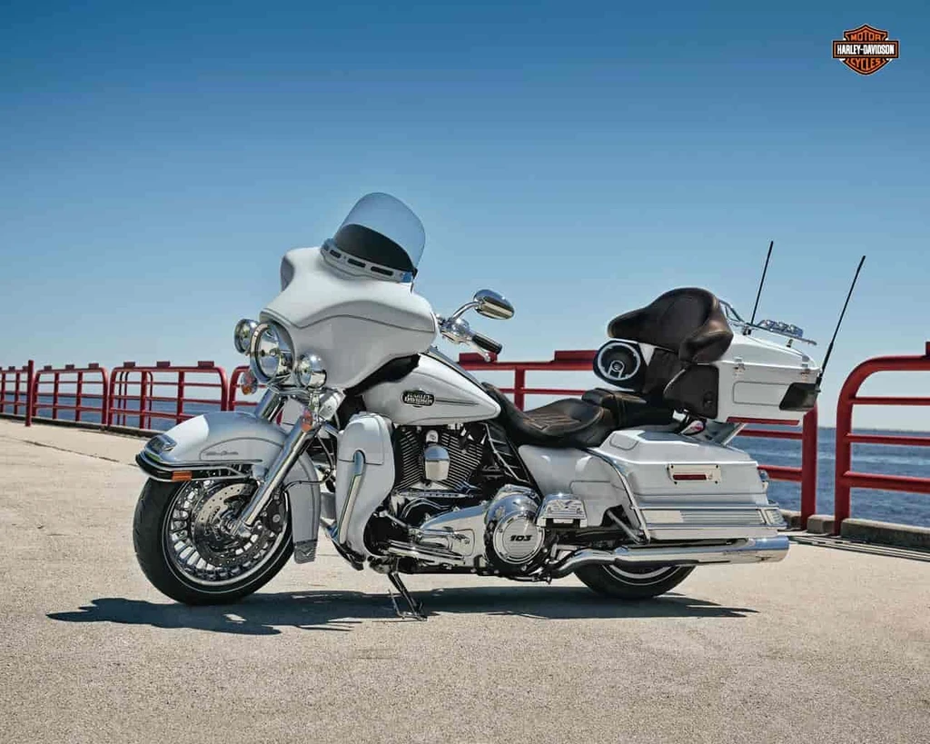 Harley Davidson FLHTC Electra Glide Classic (2012)