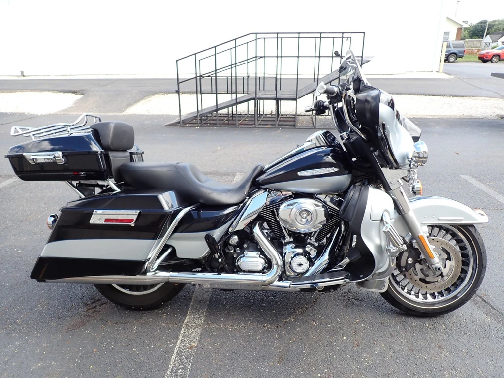 Harley Davidson FLHTK Electra Glide Ultra Limited (2012)