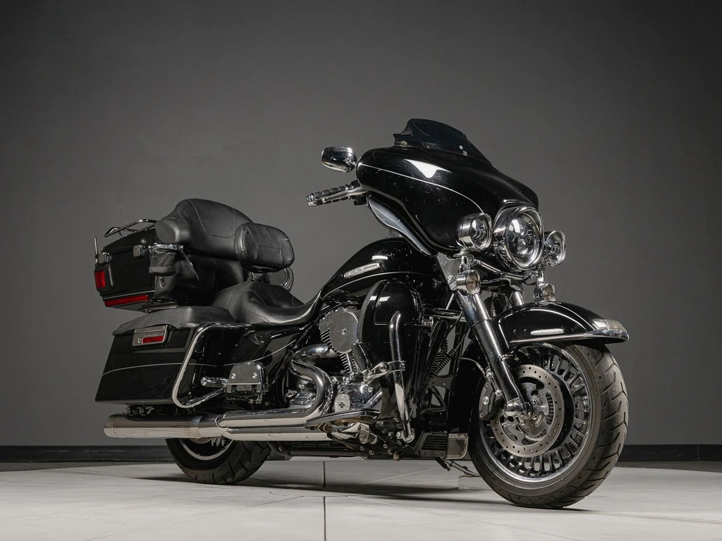 Harley Davidson FLHTK Electra Glide Ultra Limited (2012)