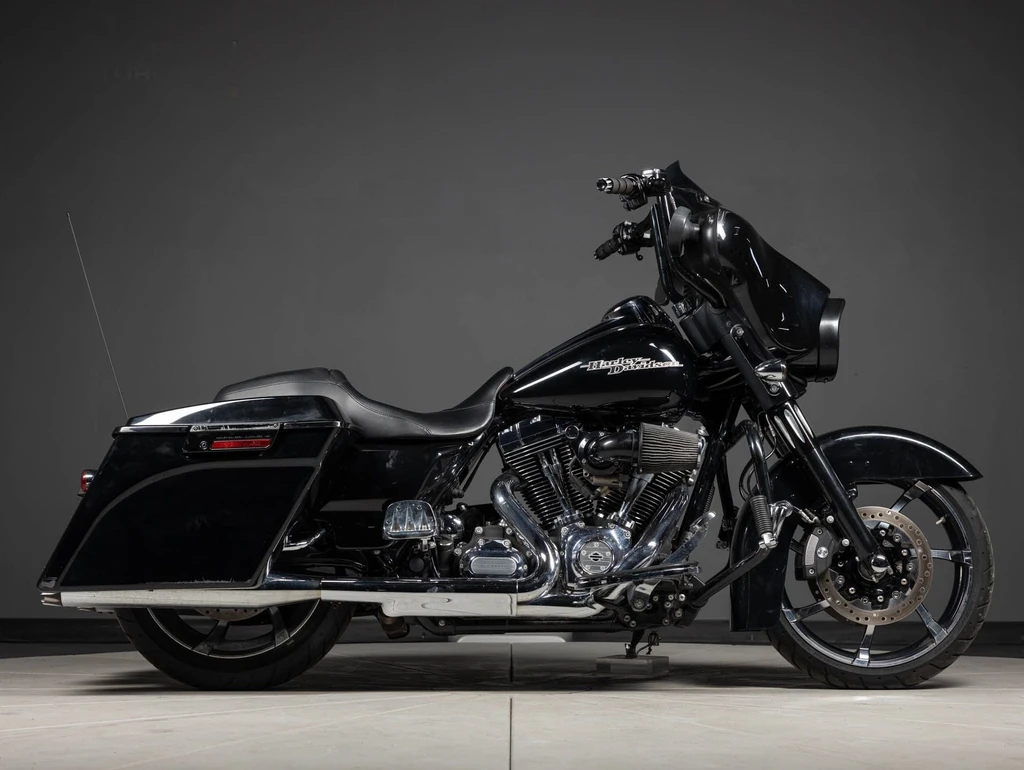 Harley Davidson FLHX Street Glide (2012)