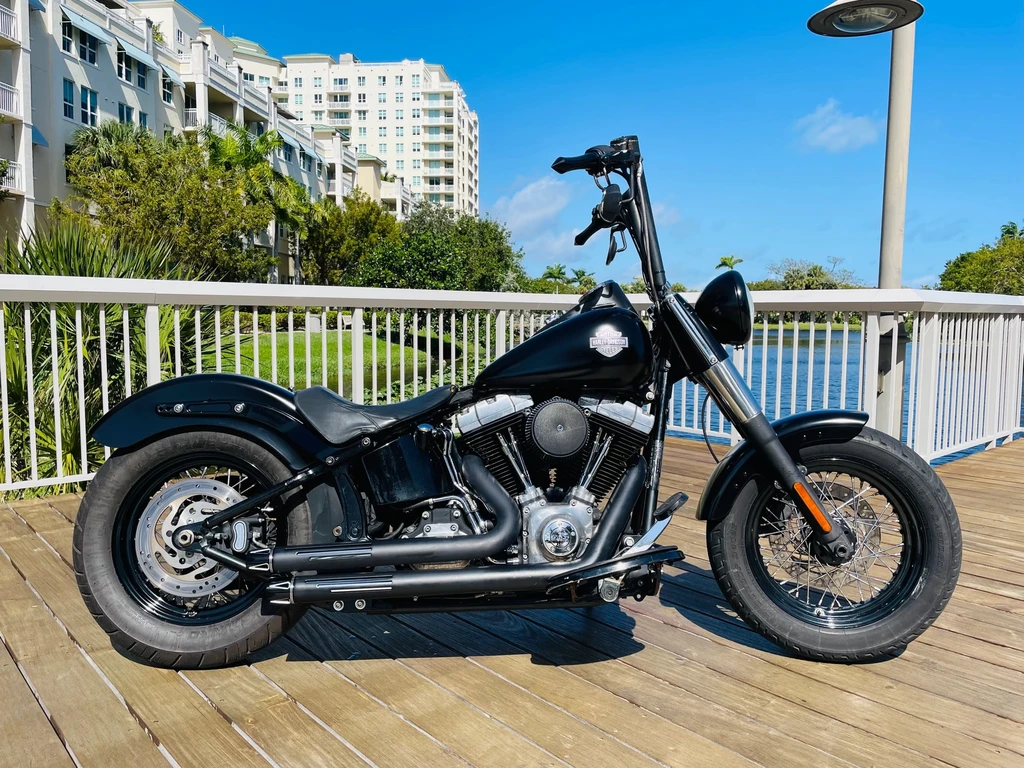 Harley Davidson FLS Softail Slim (2012 - 2013)