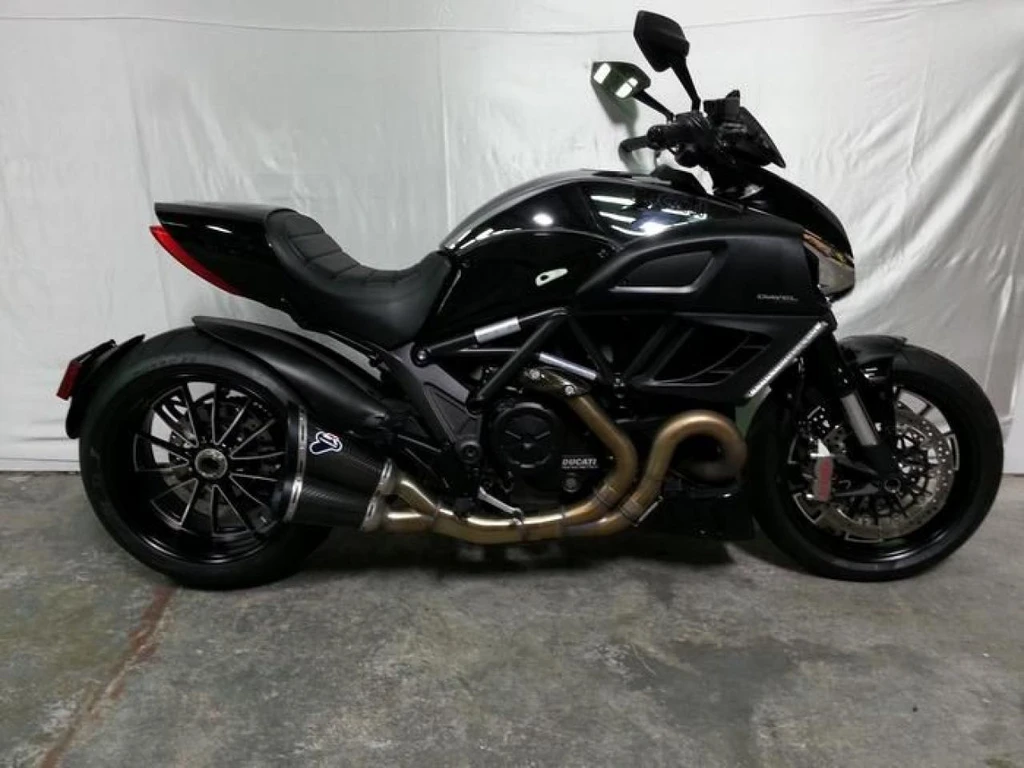 Ducati Diavel (2013)