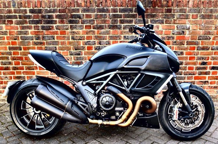 Ducati Diavel Dark (2013)
