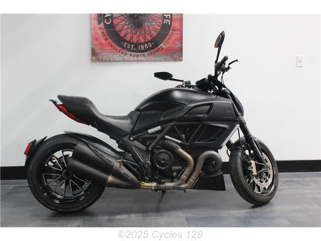 Ducati Diavel Dark (2013)