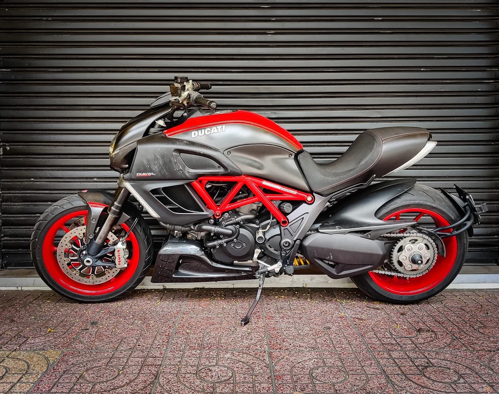 Ducati DiavelCarbon (2013)