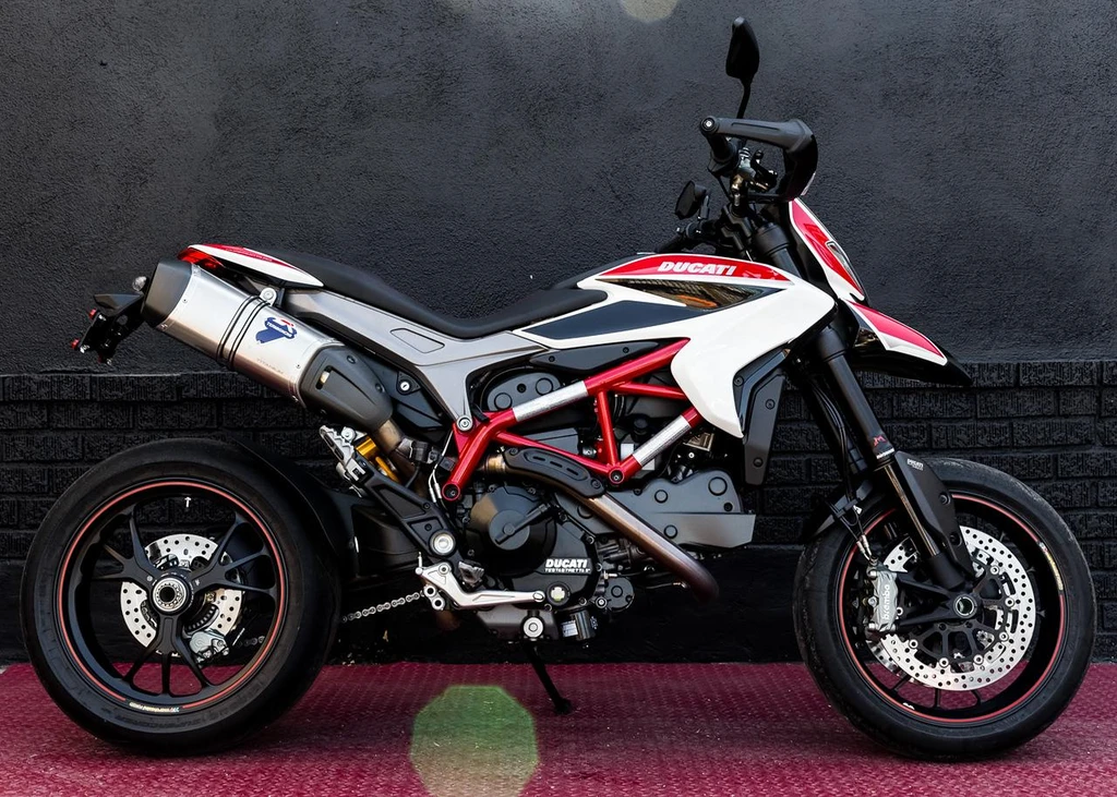 Ducati Hypermotard 820SP (2013)