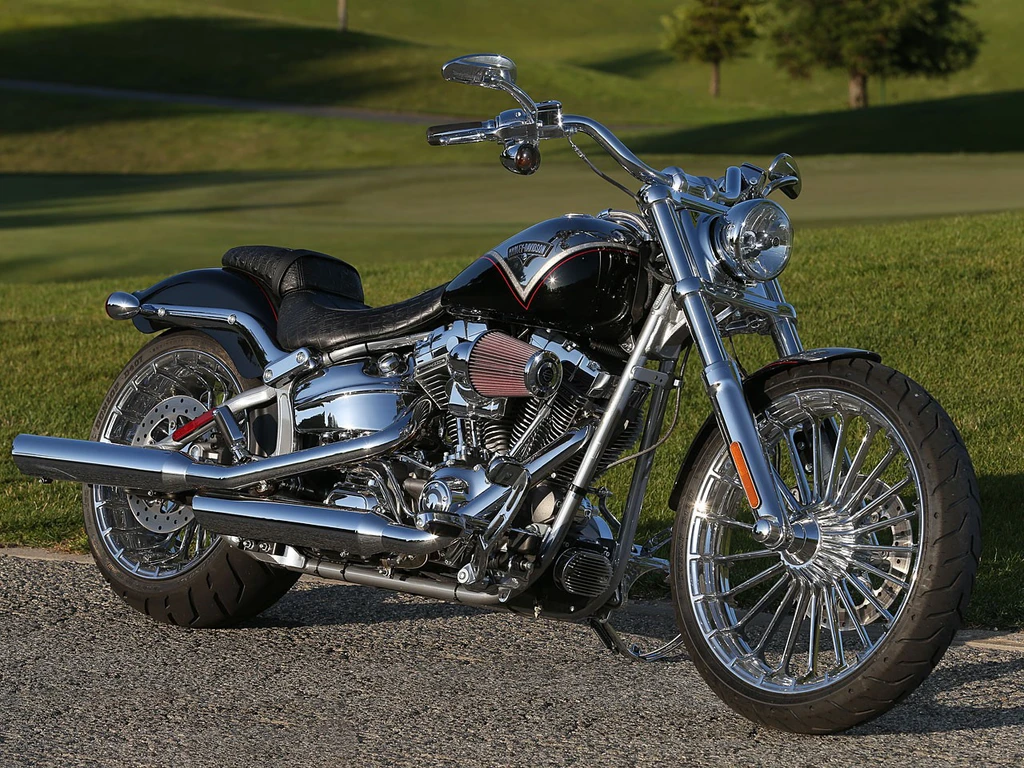 Harley Davidson FXSB-SE Softail Breakout CVO (2013)