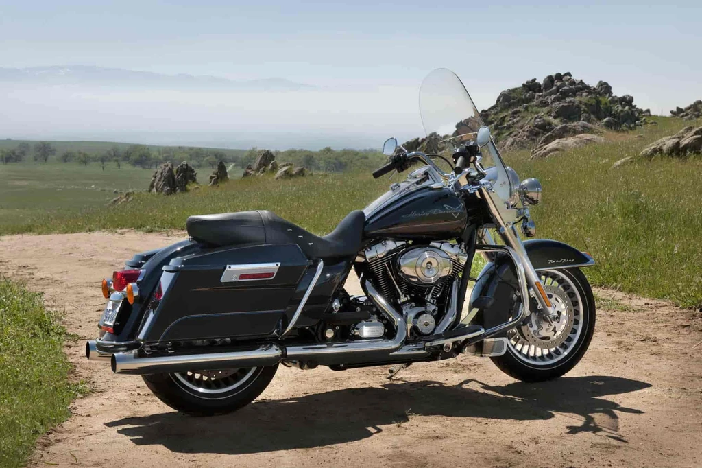 Harley Davidson FLHRC Road King Classic (2012 - 2013)