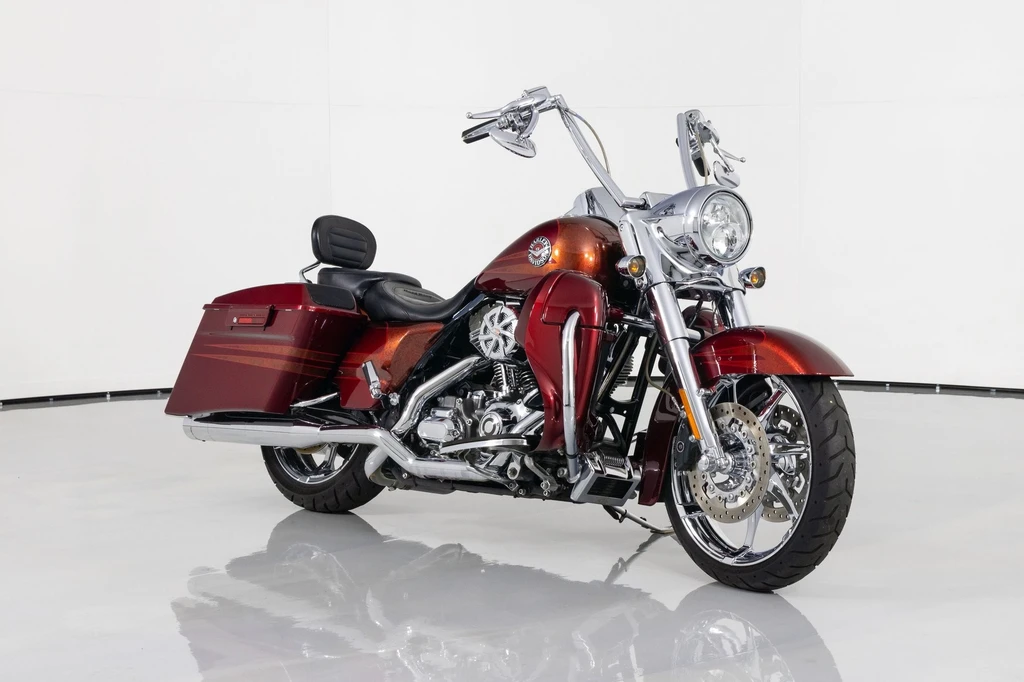 Harley Davidson FLHR-SE5 Road King CVO (2013)