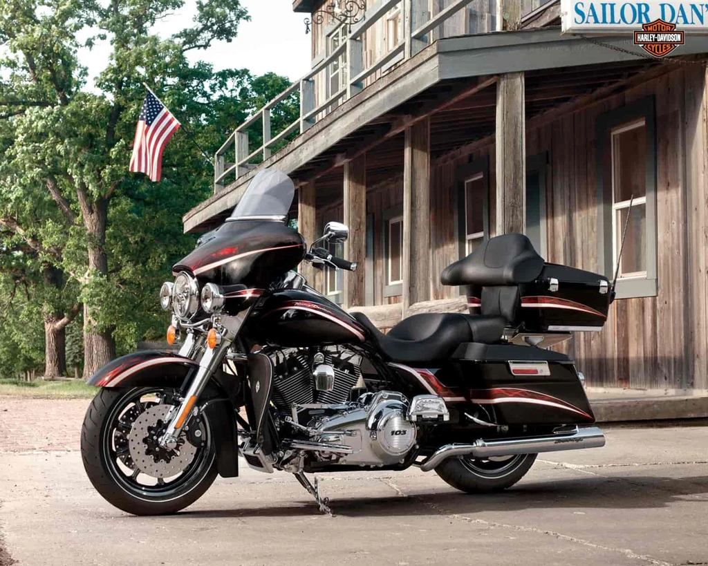 Harley Davidson FLHTC Electra Glide Classic (2013)