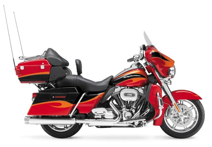 Harley Davidson FLHTCU-SE8 Electric Glide Ultra Classic CVO (2013)