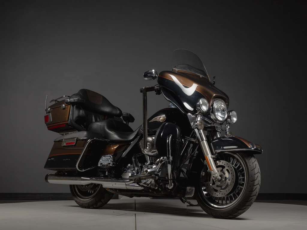 Harley Davidson FLHTK Electra Glide Ultra Limited110th Anniversary (2013)