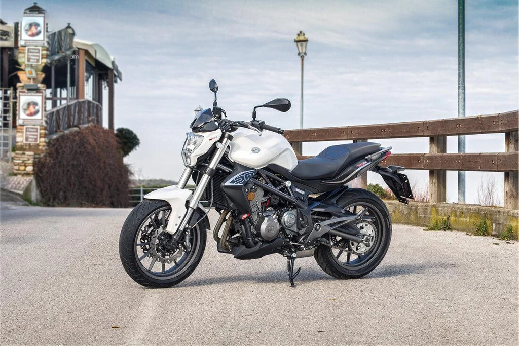 Benelli BN302 (2014 - 2015)