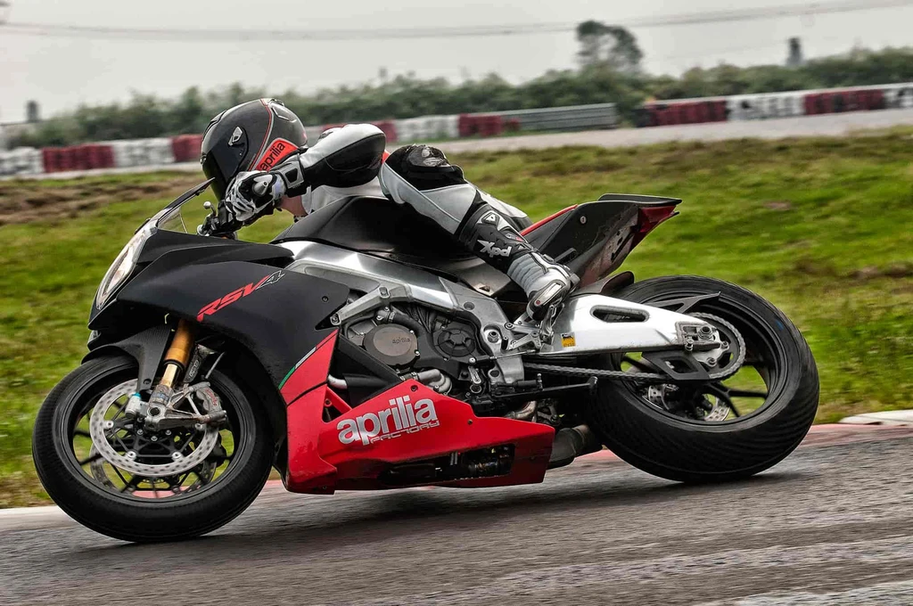 Aprilia RSV-4APRC Factory (2014)