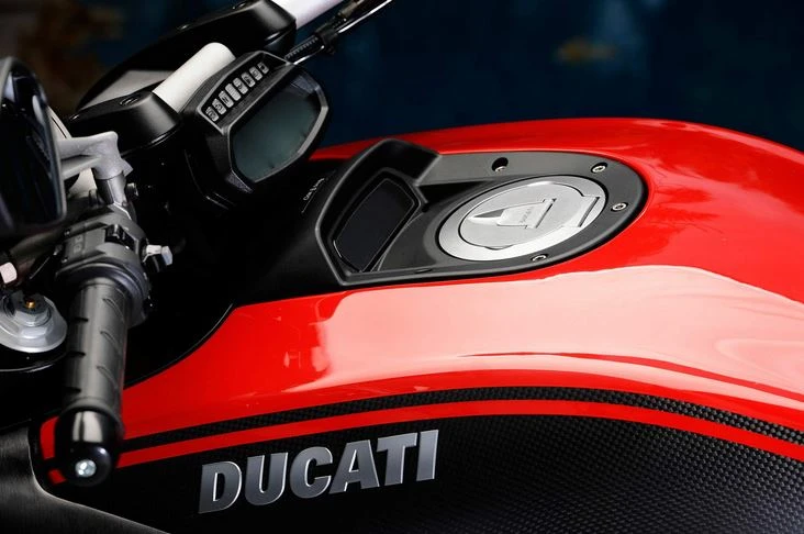 Ducati DiavelCarbon (2014)