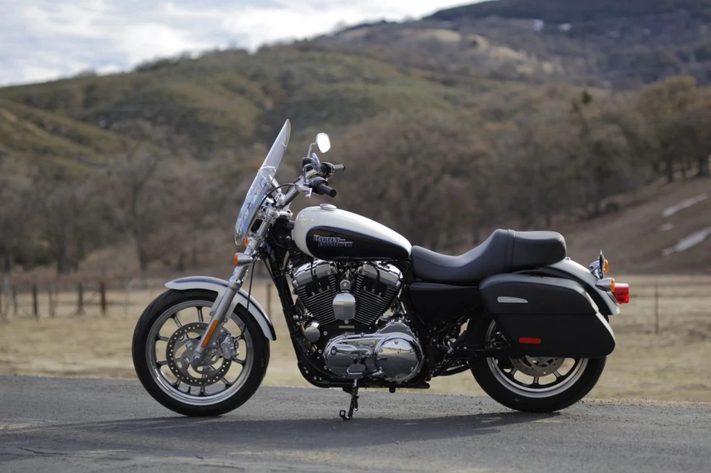 Harley Davidson XL 883L SportsterSuperLow (2014)