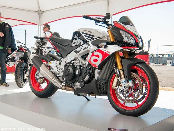 Aprilia Tuono 1100 Factory. (2015 - 2016)